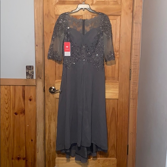 Dress - Picture 1 of 4